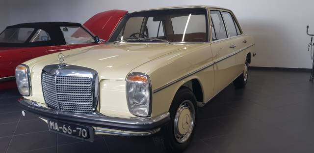 Image 1/50 of Mercedes-Benz 230 (1969)