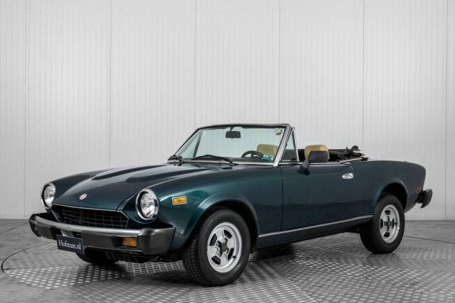 Bild 1/50 von FIAT Spider 2000 (1980)