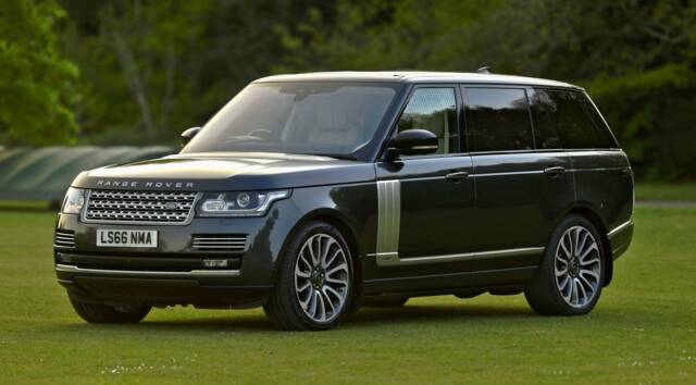 Image 1/50 of Land Rover Range Rover Autobiography SDV8 (2017)