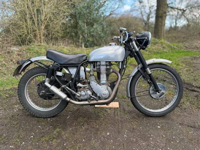Immagine 1/37 di BSA DUMMY (1954)
