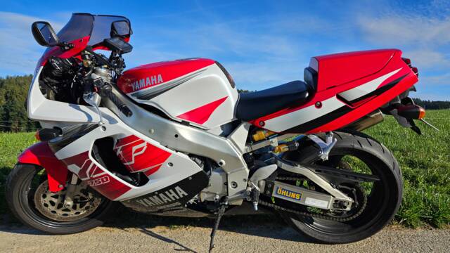 Bild 1/10 von Yamaha DUMMY (1997)