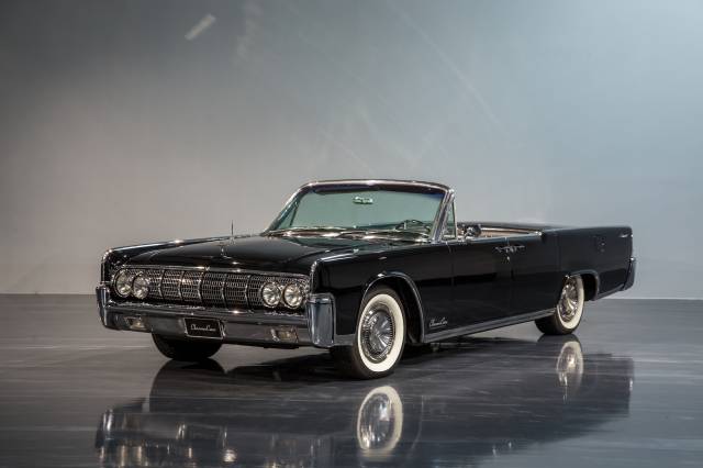 Afbeelding 1/10 van Lincoln Continental Convertible (1964)