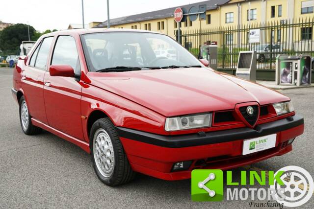 Bild 1/10 von Alfa Romeo 155 2.0 Q4 4x4 (1993)
