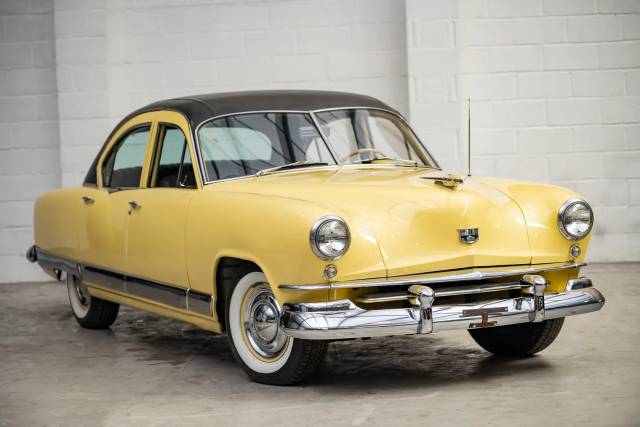 Image 1/8 of Kaiser Golden Dragon (1951)