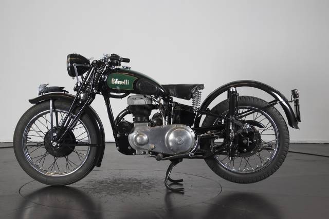 Image 1/17 de Benelli DUMMY (1953)