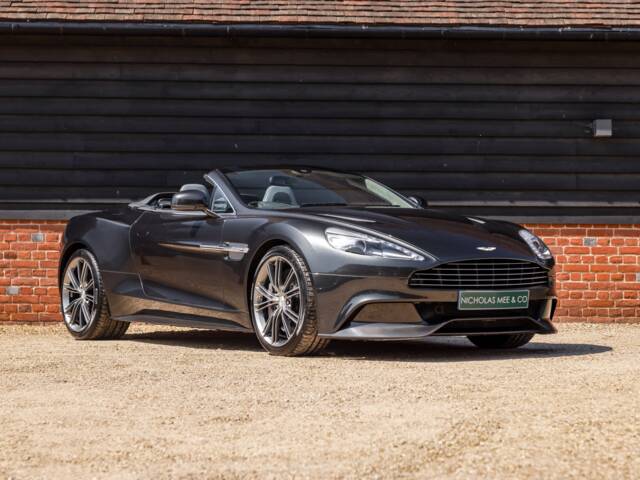 Imagen 1/57 de Aston Martin Vanquish Volante (2015)