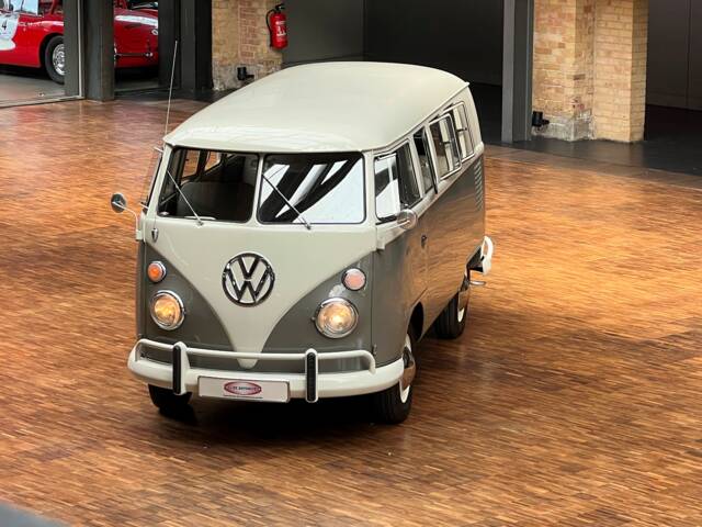 Image 1/36 of Volkswagen T1 minibus (1963)