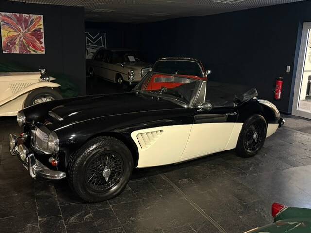 Image 1/27 of Austin-Healey 3000 Mk II (BJ7) (1964)