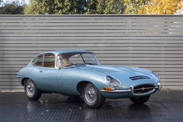 Bild 1/30 von Jaguar E-Type 4.2 (1965)
