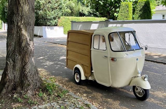 Image 2/42 of Piaggio DUMMY (1960)