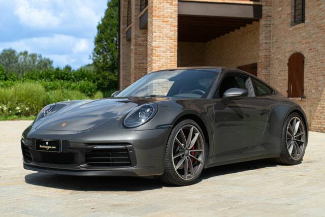 Immagine 1/50 di Porsche 911 Carrera 4S (2019)