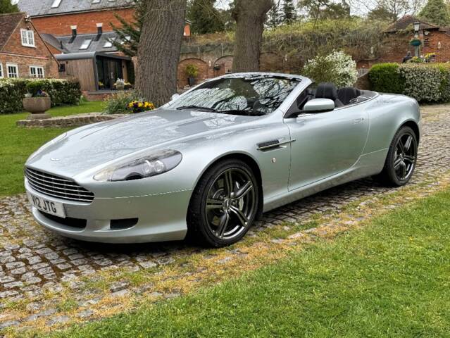 Image 1/28 of Aston Martin DB 9 (2009)