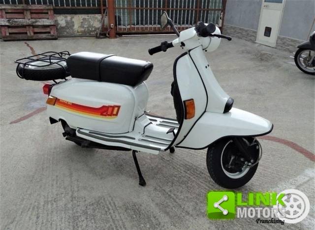 Image 1/10 de Serveta Lambretta DUMMY (1982)