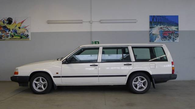 Image 1/32 de Volvo 940 2.3i (1997)