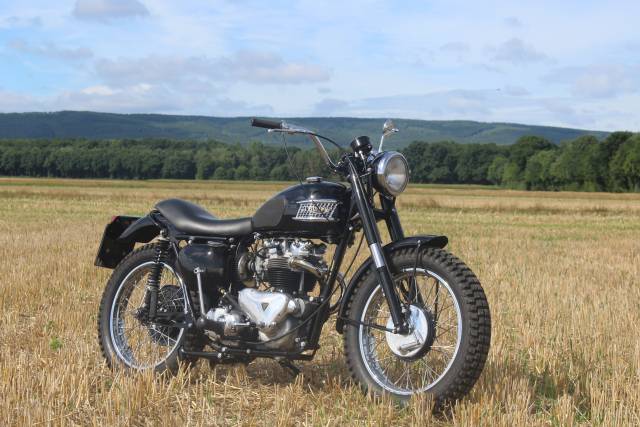 Bild 1/10 von Triumph DUMMY (1955)