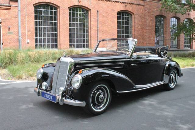 Image 1/39 de Mercedes-Benz 220 Cabriolet A (1953)