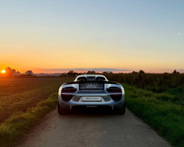 Immagine 1/14 di Porsche 918 Spyder (1900)