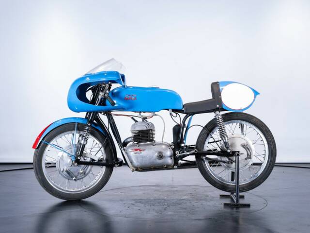 Imagen 1/43 de Parilla DUMMY (1951)