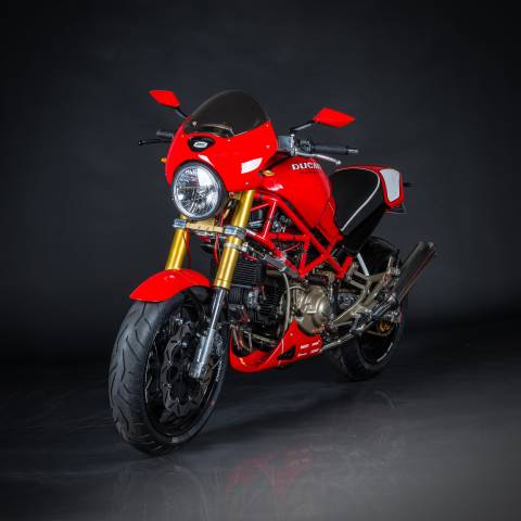 Ducati 900M
