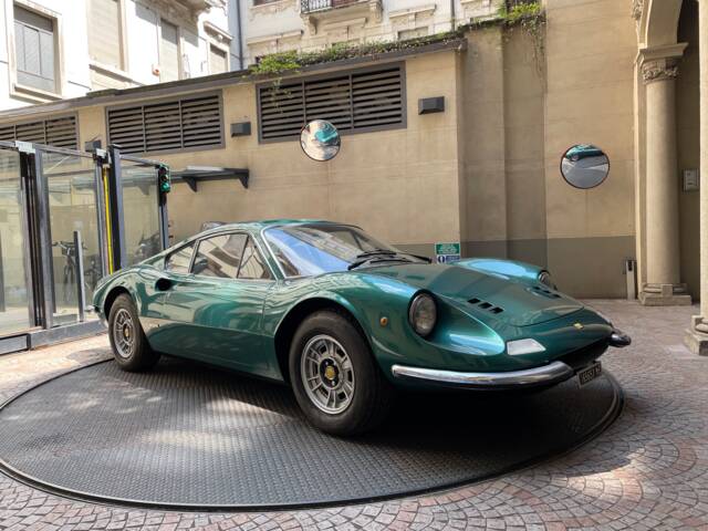 Image 1/10 of Ferrari Dino 246 GT (1972)