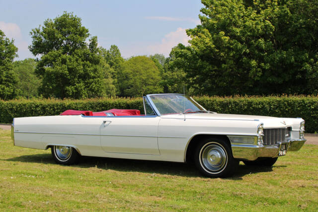 Image 1/28 of Cadillac DeVille Convertible (1965)