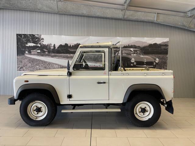 Image 1/13 de Land Rover Defender 90 Td5 Soft Top (2005)
