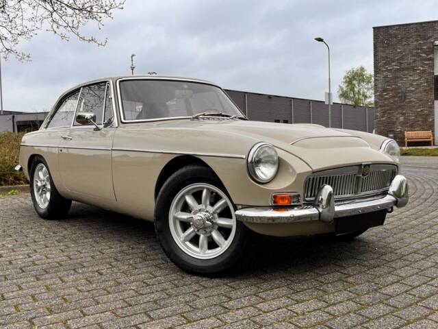 Image 1/7 of MG MGC GT (1968)