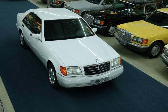 Bild 1/50 von Mercedes-Benz 300 SE (1992)