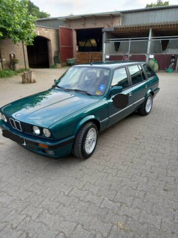 Immagine 1/6 di BMW 316i Touring (1993)