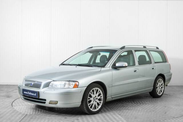 Bild 1/36 von Volvo V70 D5 (2008)