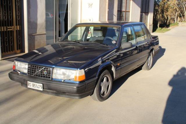 Imagen 1/9 de Volvo 740 GLT 16V (1989)