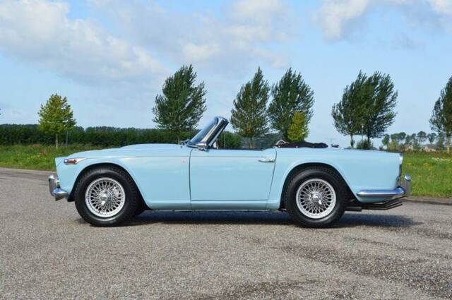 Image 1/17 of Triumph TR 4 (1962)
