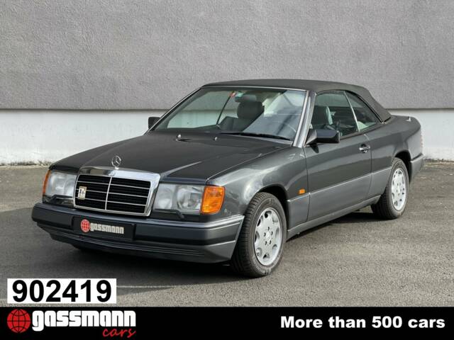 Image 1/15 of Mercedes-Benz E 320 (1993)