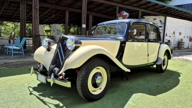 Imagen 1/65 de Citroën Traction Avant 11 BL (1955)