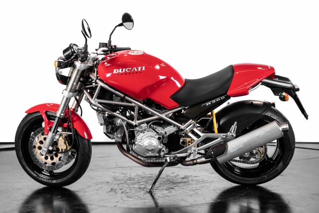 Image 1/37 of Ducati DUMMY (1993)