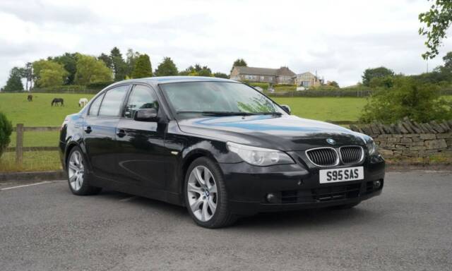 Bild 1/48 von BMW 550i (2006)