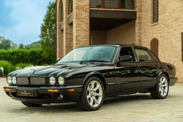 Bild 1/50 von Jaguar XJR 4.0 (2000)