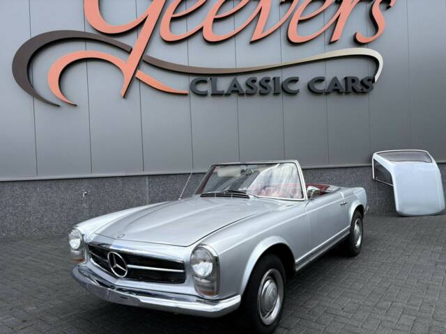 Image 1/50 of Mercedes-Benz 230 SL (1966)