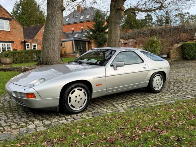 Image 1/33 de Porsche 928 S4 (1988)