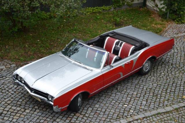 Bild 1/28 von Oldsmobile Dynamic 88 (1966)