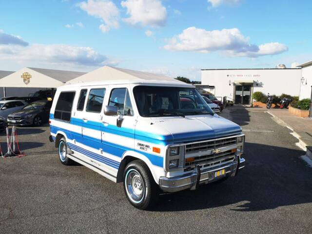 Image 1/41 of Chevrolet Van (1991)