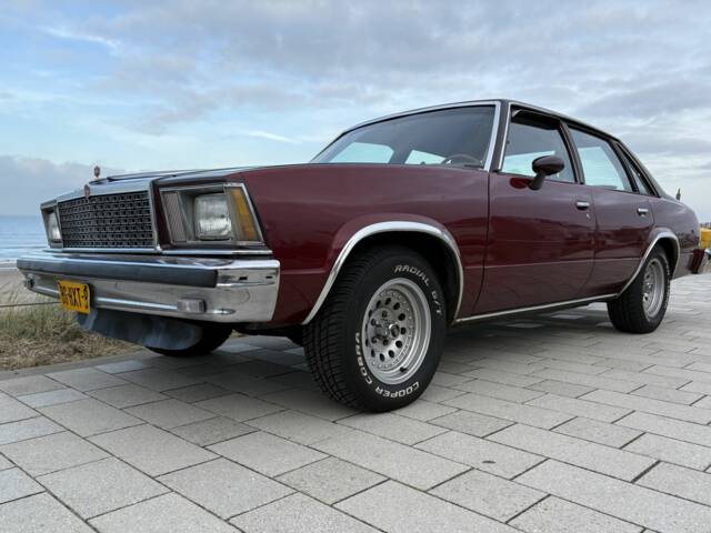 Image 1/8 de Chevrolet Malibu Classic Sedan (1978)