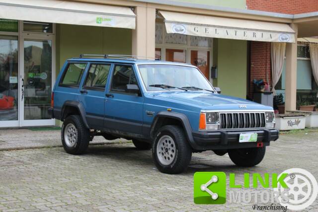 Image 1/3 of Jeep Cherokee (1987)