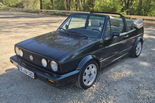 Bild 1/8 von Volkswagen Golf I Cabrio 1.8 (1991)