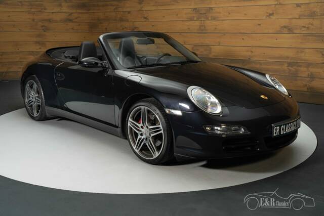 Image 1/6 of Porsche 911 Carrera 4 (2007)