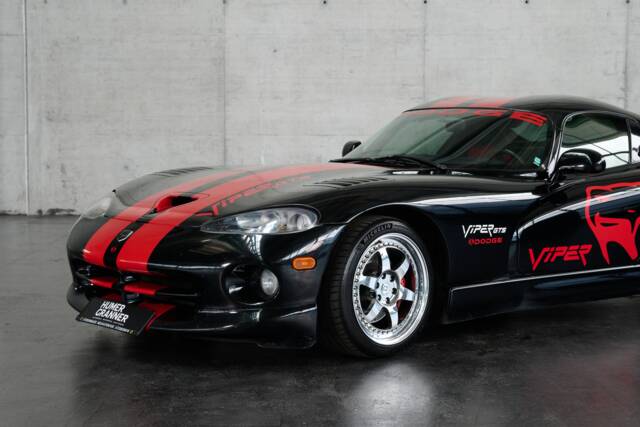 Image 1/50 of Dodge Viper GTS (2005)
