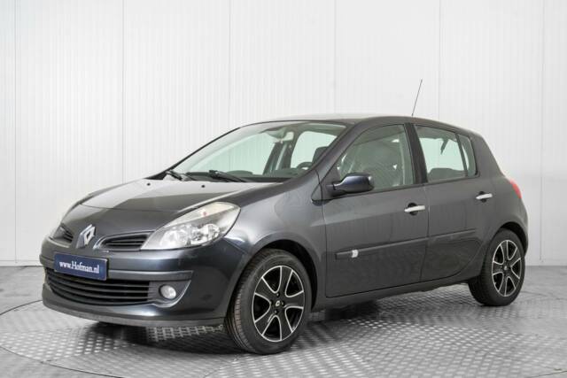 Bild 1/15 von Renault Clio III 1.4 16V (2006)