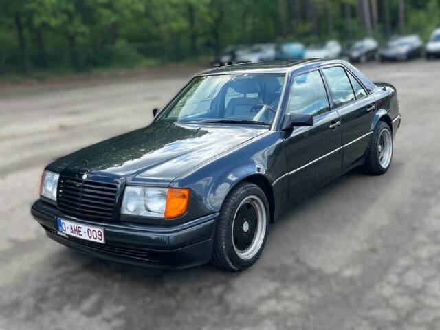 Immagine 1/8 di Mercedes-Benz 400 E (1991)