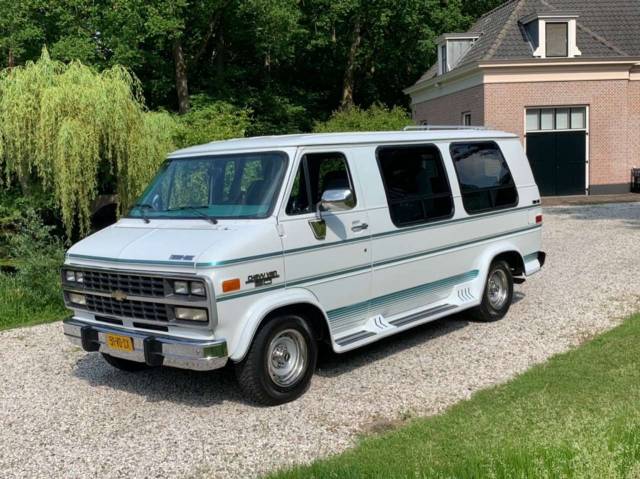 Bild 1/22 von Chevrolet Van (1992)