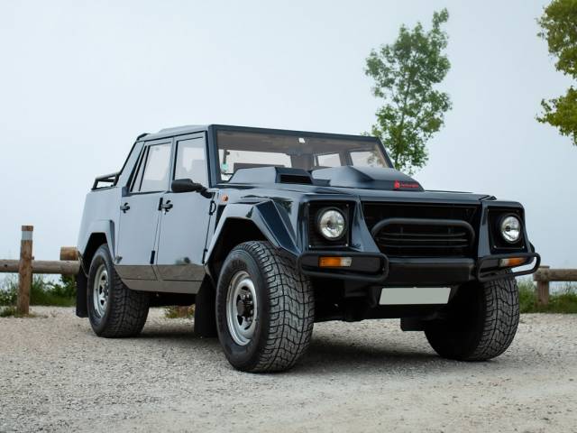 Image 1/32 of Lamborghini LM002 (1988)